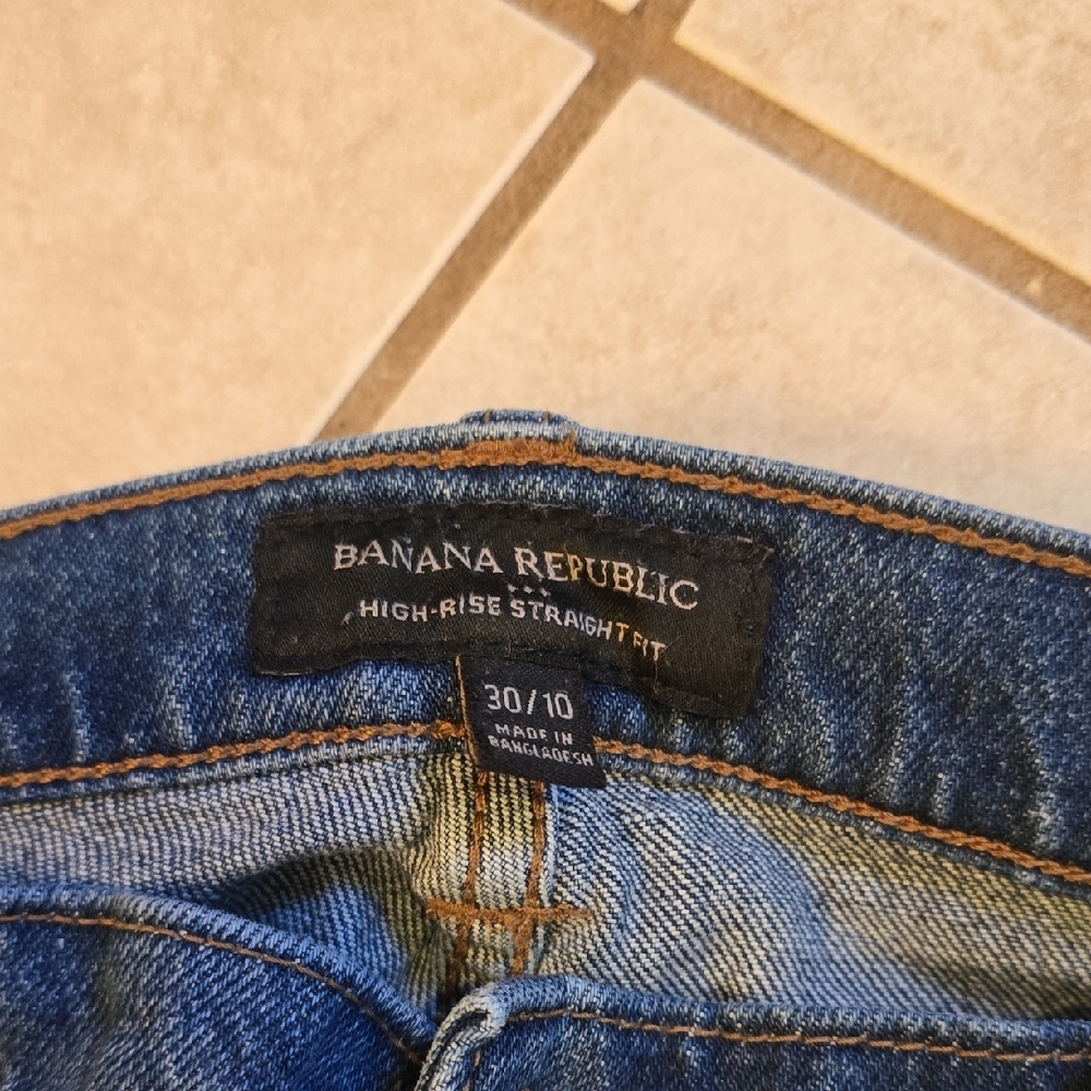 Banana Republic Women's Straight Jeans in Dark Indigo - Picture 3 of 4